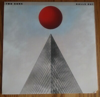TWO GUNS - BALLS OUT - 1979 CAPRICORN RECORDS VINYL ALBUM - (VG/VG)