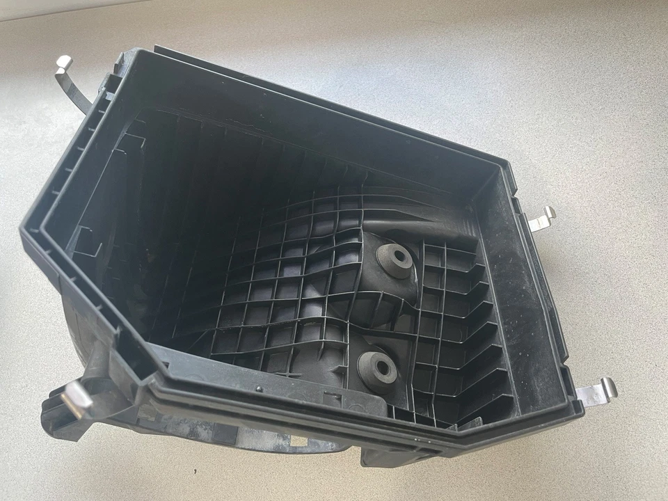 BMW X3 3.0Si E83LCI 2006-2010 ~ filtro de aire caja inferior ~ 13623449001 ~ pieza OEM Foto 2 de 3