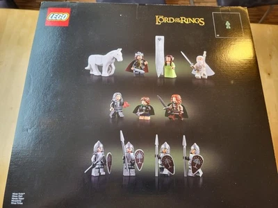 Lego 11377 Minas Tirith, Verkaufe nur alle Figuren mit Zubehör und dem Pferd - Bild 1 von 2
