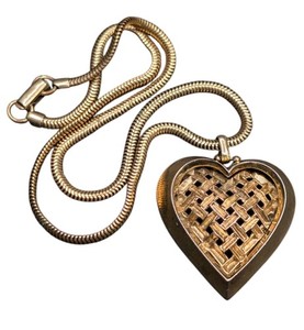 As-Is ⚠️ TRIFARI Heart Throb Gold Tone Book Piece Necklace ⚠️No Rhinestones