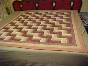PRETTY vintage Patchwork Quilt 60 x 70 knotted