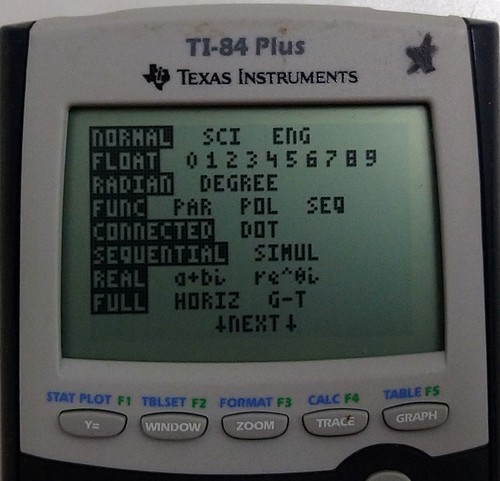Texas Instruments TI-84 Plus Original Graphic Calculator, in good condition - Photo 15/24