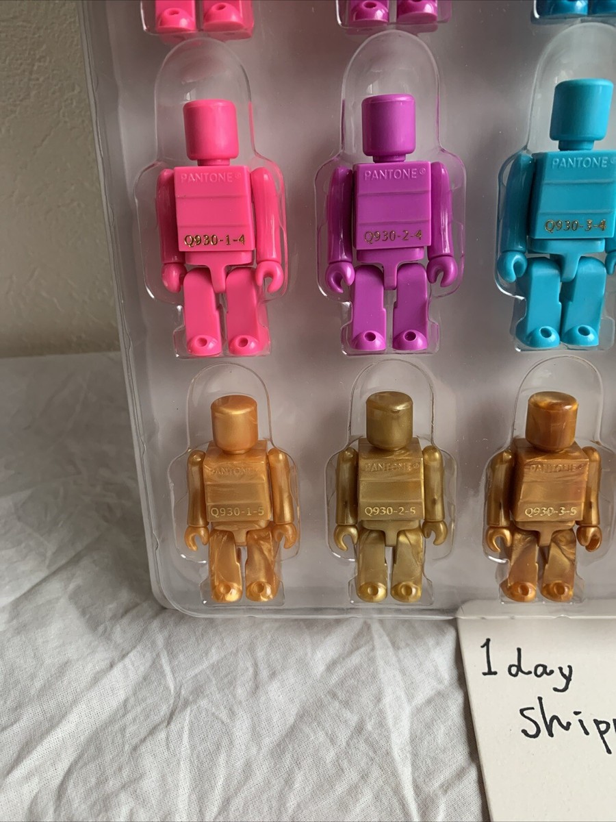 PANTONE THE POWER OF COLOR KUBRICK 30 pcs set Figure Toy PANTONE THE POWER OF COLOR KUBRICK 30 pcs set Figure Toy