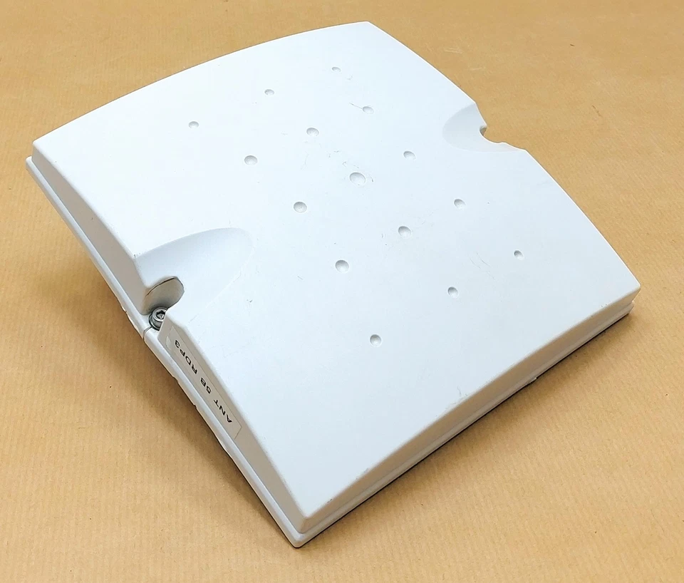 Laird SQ1853P 1860-1990 MHz 3.5 DBI "Squint" Omni Directional - Image 3 of 4