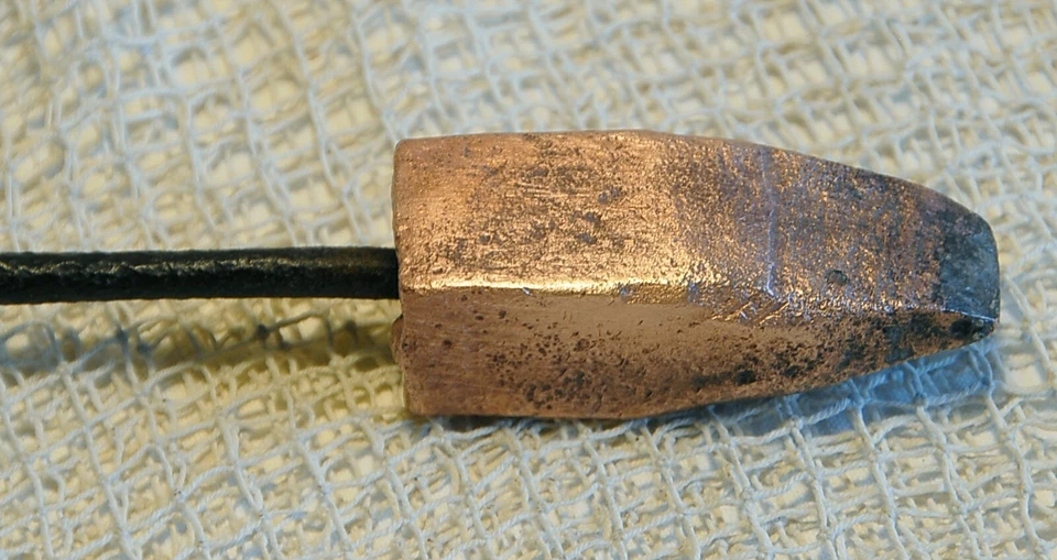 Fer à souder ancien, outil de métier. - Photo 2/2