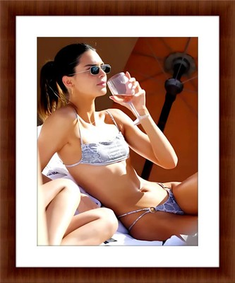 Kendall Jenner 8.5 x 11 Candid Color Unframed Collectable Photograph