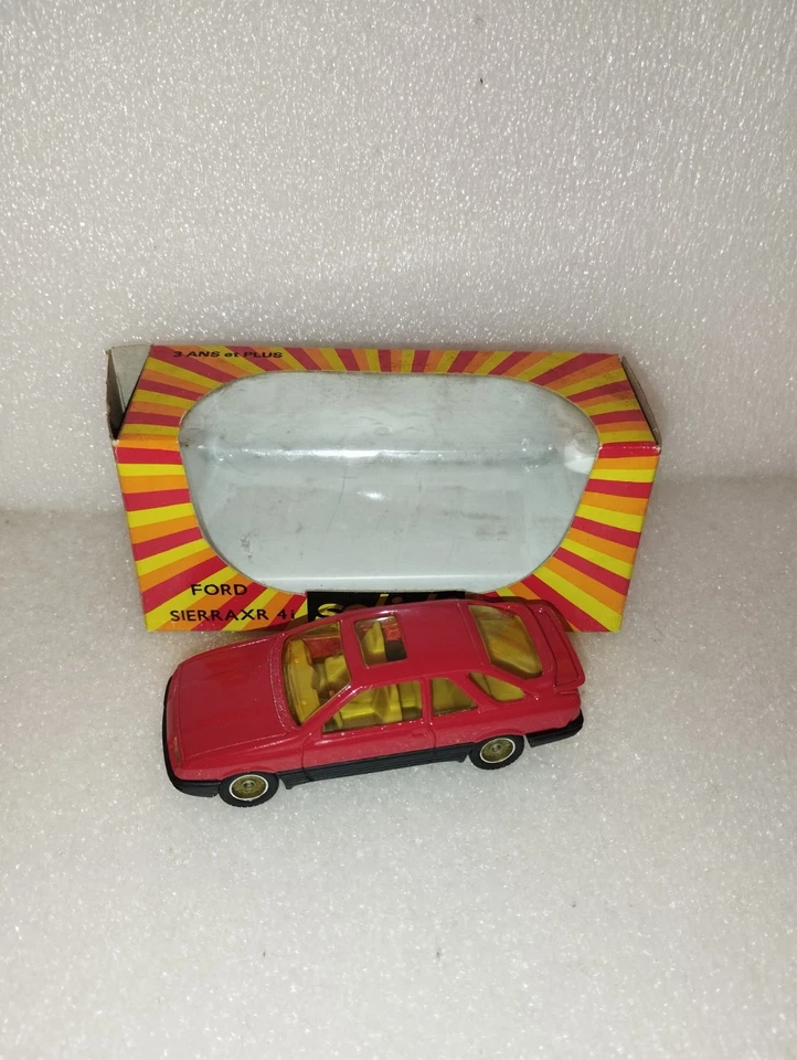 Ford Sierra XR 4i Solido 1:43 LEGGI DESCRIZIONE - Immagine 2 di 4