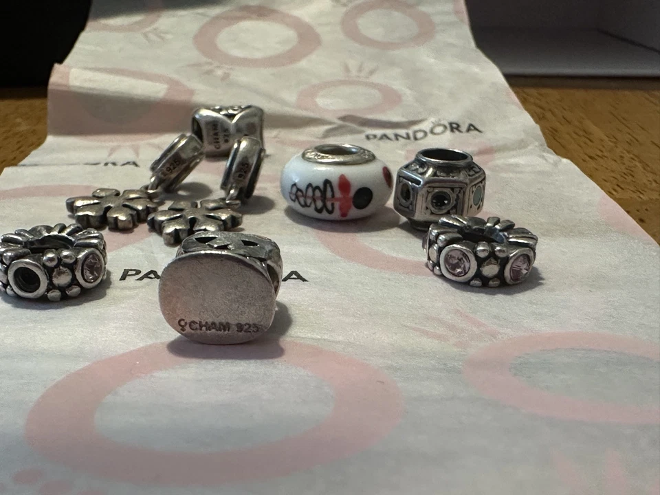 Lot of 8 Pandora & Fenton 925 Silver Charms Beads Basket & Murano / other 925 - Image 3 of 4