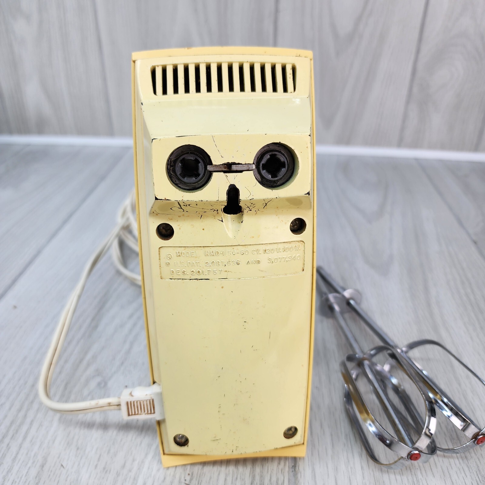 Vtg 1960s–70s Sunbeam Mixmaster Hand Held Mixer Yellow Model HMO-1 Tested Works