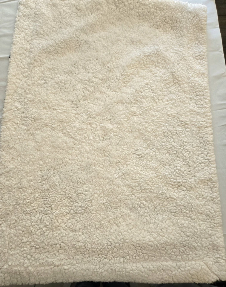 Manta de bebé Little Miracles patrón de vaca Sherpa felpa negra blanca 30x44 Costco Foto 4 de 4