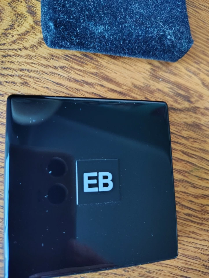 Edward Bess Eyeshadow Trio – Island Escape 01 – Unused in Velvet Pouch - Image 3 of 4