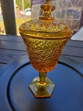 LE SMITH GOLDEN AMBER Compote Dish Covered Footed Candy Dish Daisy and Button 