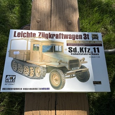 AFV Club  #35047   1/35 SdKfz 11 3-Ton Halftrack Late Type w/Wood Cab   Shrink