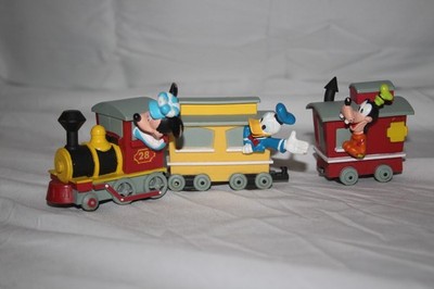 Disney Mickey Mouse Donald Goofy Vintage Train Set 3 Cars   Goofy Car Flaw
