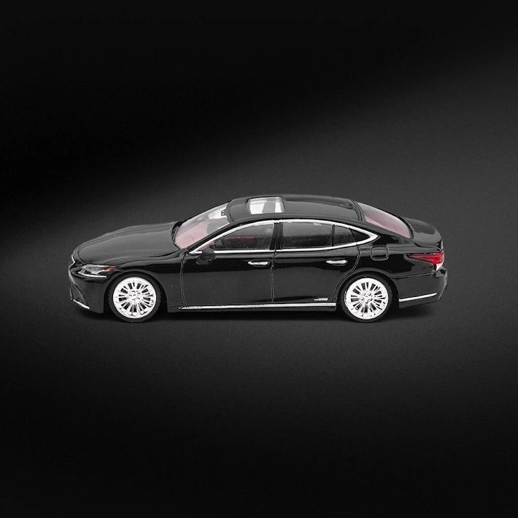 Enchery 1:64 2018 Black LS500h Luxury Sedan Sports Model Diecast