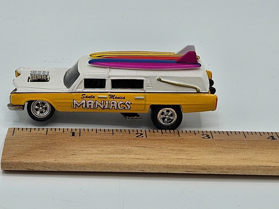 Johnny Lightning Surf Rod Santa Monica Maniacs Fúnebre 1/64 Foto 2 de 4