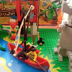 LEGO 6278 Enchanted Island Pirates Islanders 1994