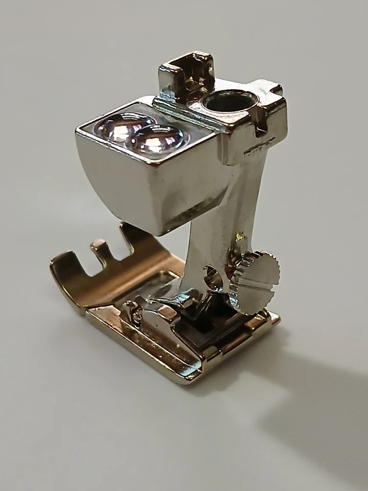 Original Bernina Presser Foot #3C( Buttonhole Foot) New Style Pre-owned. - Image 3 of 4