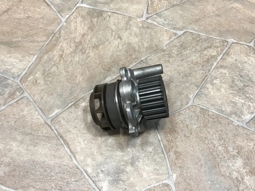 VW PASSAT B7 362 Wasserpumpe 2.00 Diesel 125kw 2011 17388923