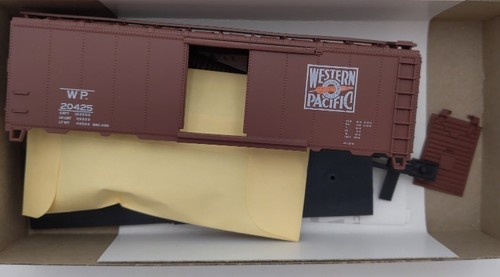 Kit Athearn 5993 Escala HO Western Pacific Caja Azul 40' Boxcar #20425 | Condition: New