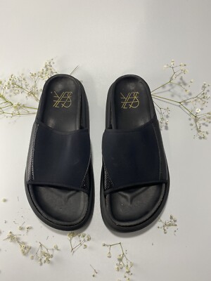 New Urban Outfitters YES Platform Sandal Size 7 MSRP: $108