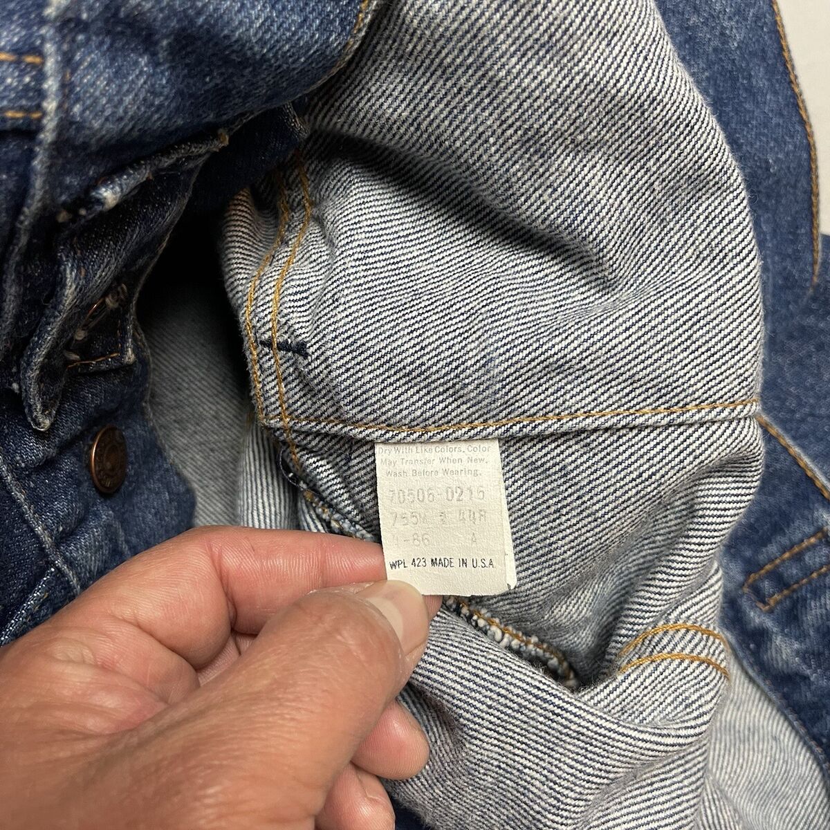 Vintage LEVI'S 70505 0217 DENIM TRUCKER JACKET SIZE 42 USA Vintage LEVI'S 70505 0217 DENIM TRUCKER JACKET SIZE 42 USA