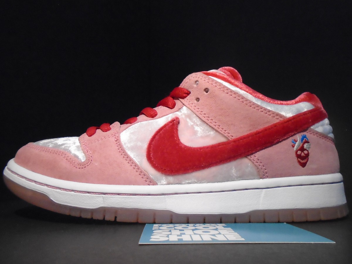 NIKE DUNK LOW PRO QS SB STRANGELOVE SKATEBOARDS VALENTINE'S DAY