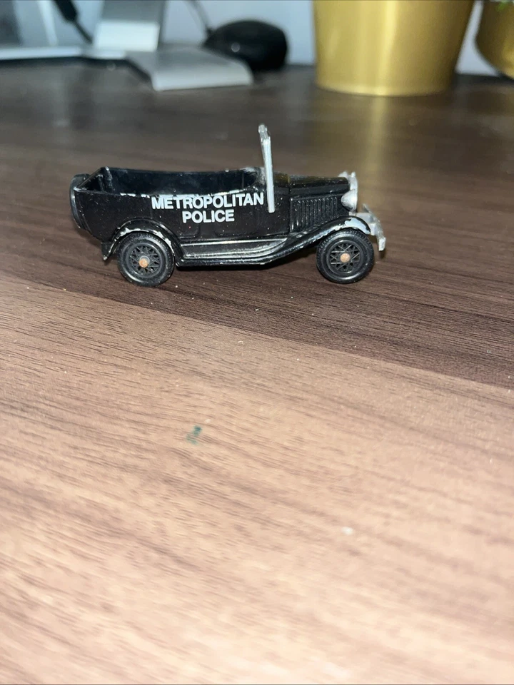 USED Lledo Ford Metropolitan Police Car Days Gone Toy Diecast Model #164 - Image 3 of 4