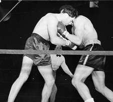 New York Joe sends a Feeler Outer Champion Joe Louis feels out Max- Old Photo
