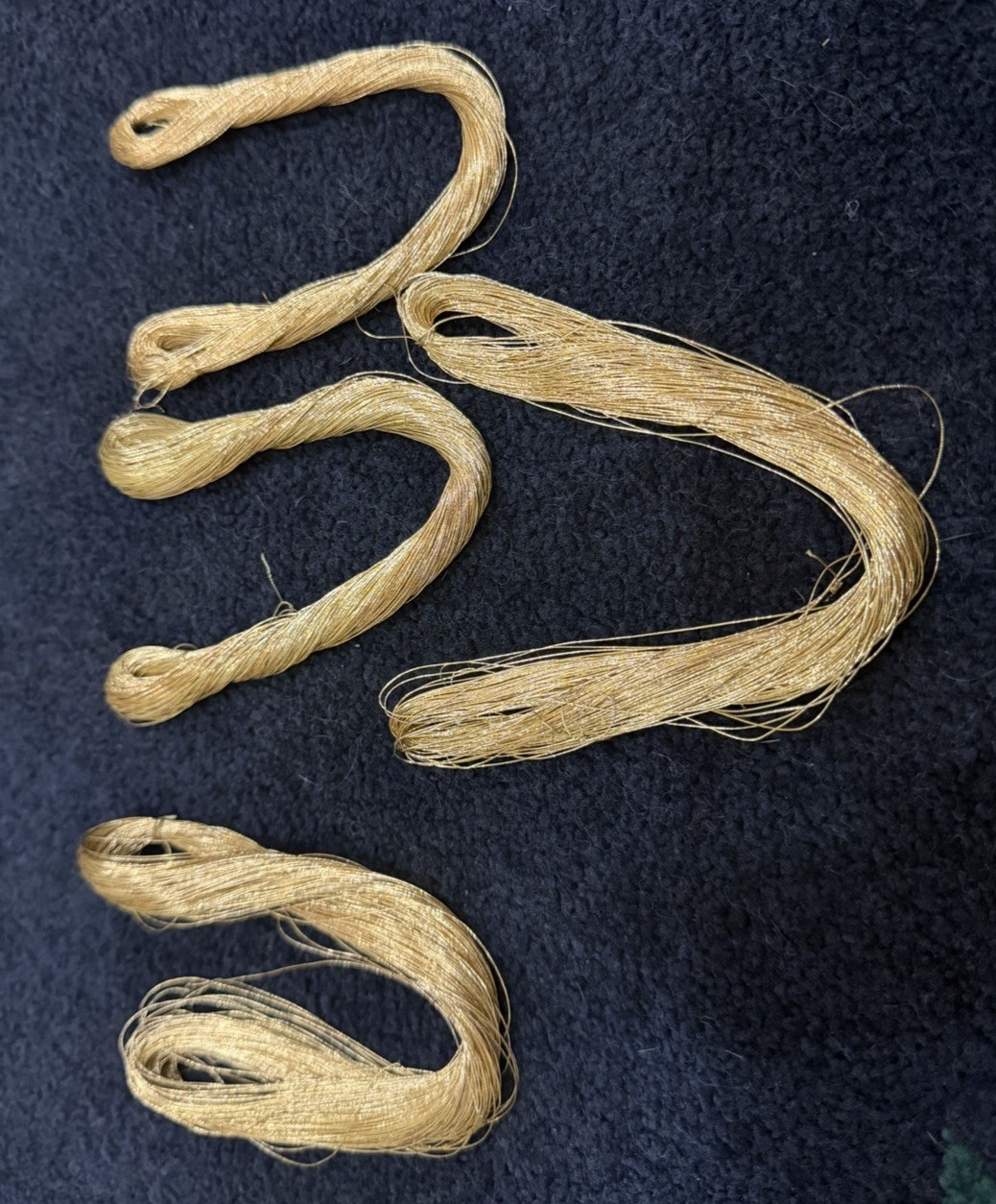 Threads 4 Pcs