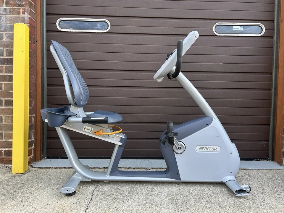 BICICLETA RECLINADA PRECOR RBK835 EXPERIENCE CON CONSOLA P30 EN EXCELENTE ESTADO ** Foto 2 de 4