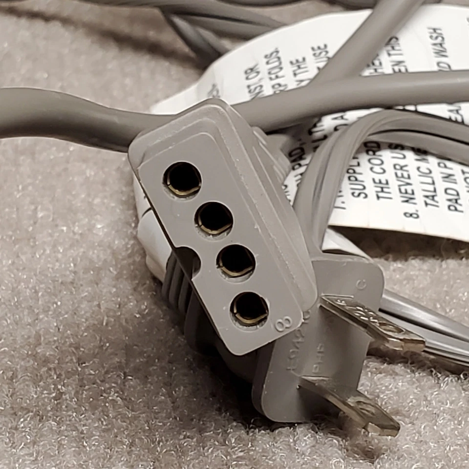 Controlador de almohadilla térmica SUNBEAM E12107 enchufe de 4 pines. Foto 3 de 4