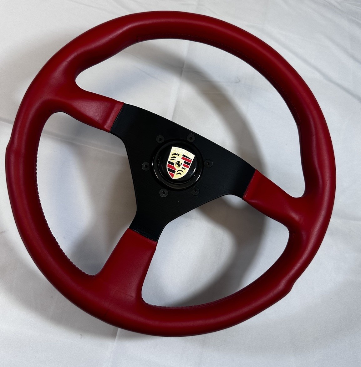 MOMO TYP V35 ステアリング KBA70063 3スポーク 350mm MOMO Steering wheel Model No. TYP V35 KBA 70068 NOS rare red