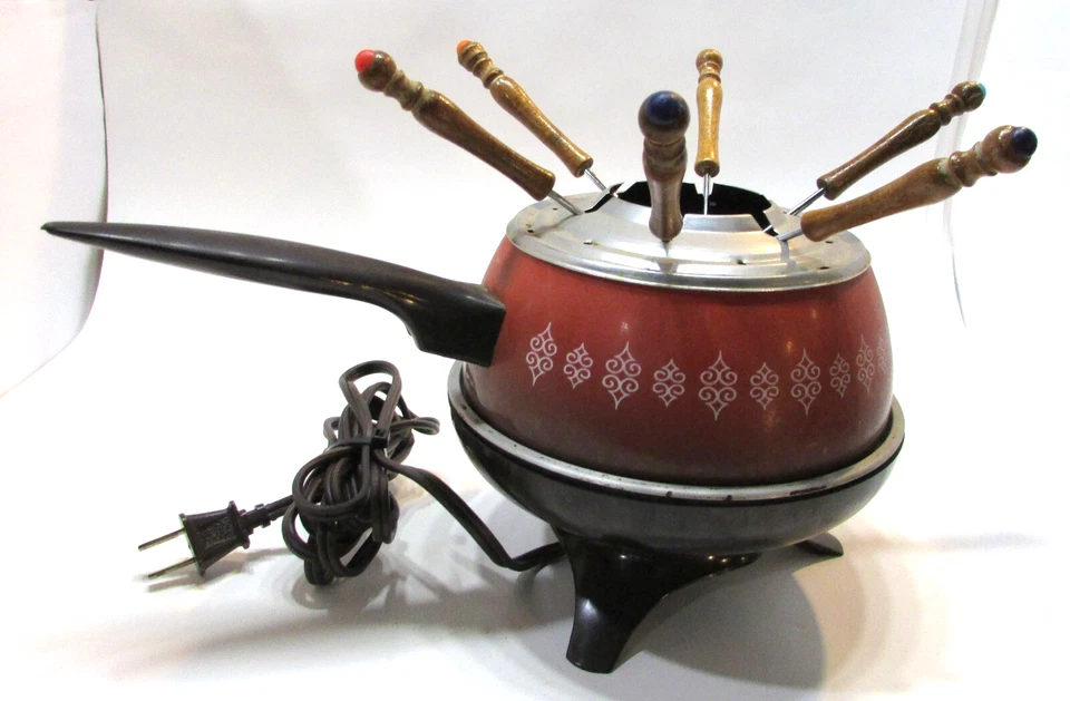 Juego de olla de fondue eléctrica Oster vintage años 70 buen funcionamiento con 6 horquillas con mango de madera Foto 2 de 4