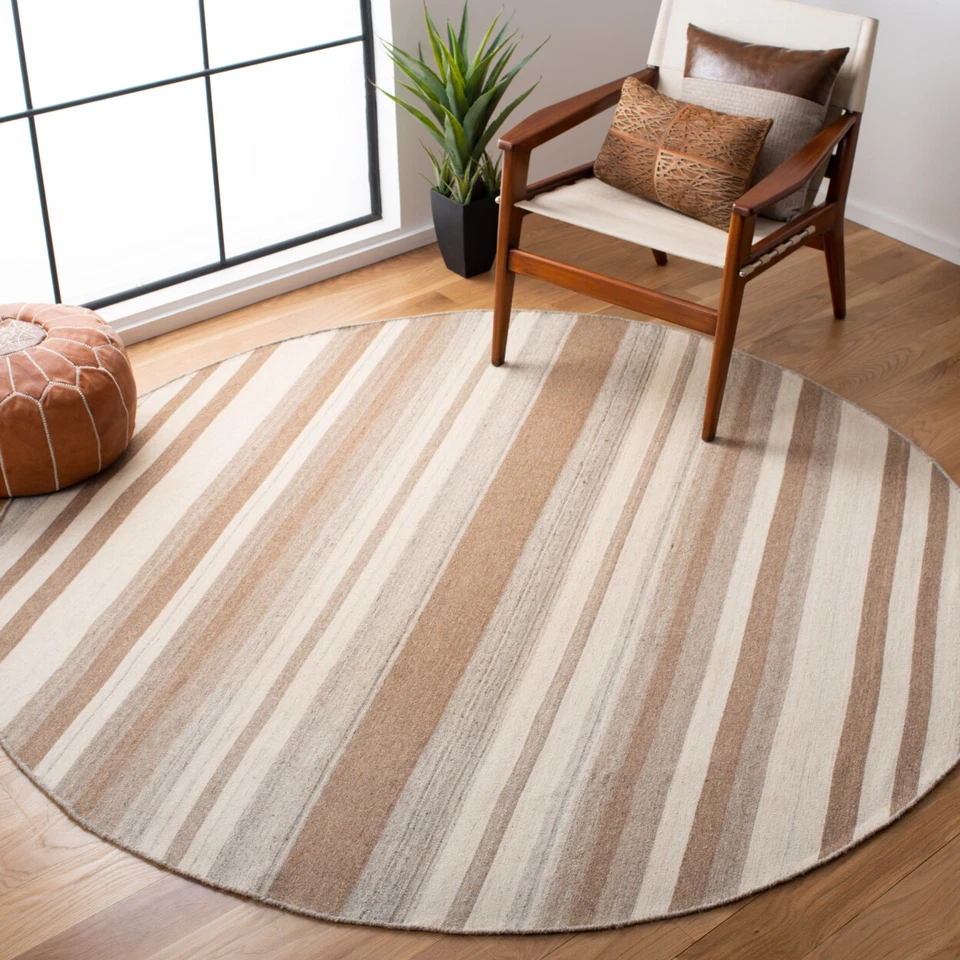 SAFAVIEH Dhurries DHU631A Handwoven Natural / Camel Rug - Image 2 of 4