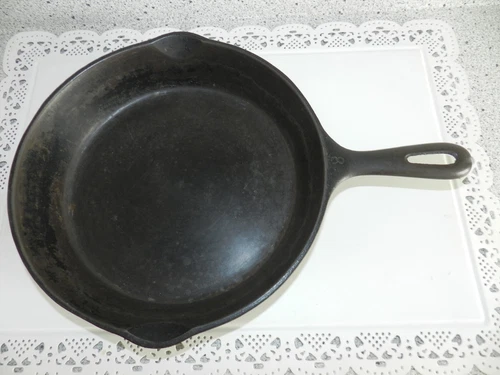 VINTAGE WAGNER No. 8 CAST IRON SKILLET 10 1/2" USA BACON FRYER