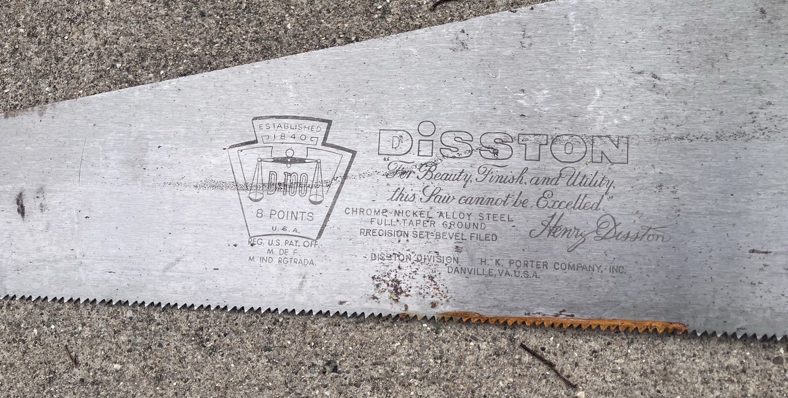 Vintage Lot Of 11 Disston Hand Saws, 3 Misc Saws & Vintage Hip Roof Toolbox