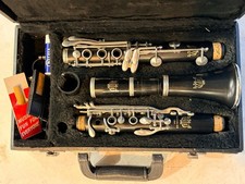Vito 7214 by LeBlanc Student Bb Clarinet with Hard Case  Accessories - Used.