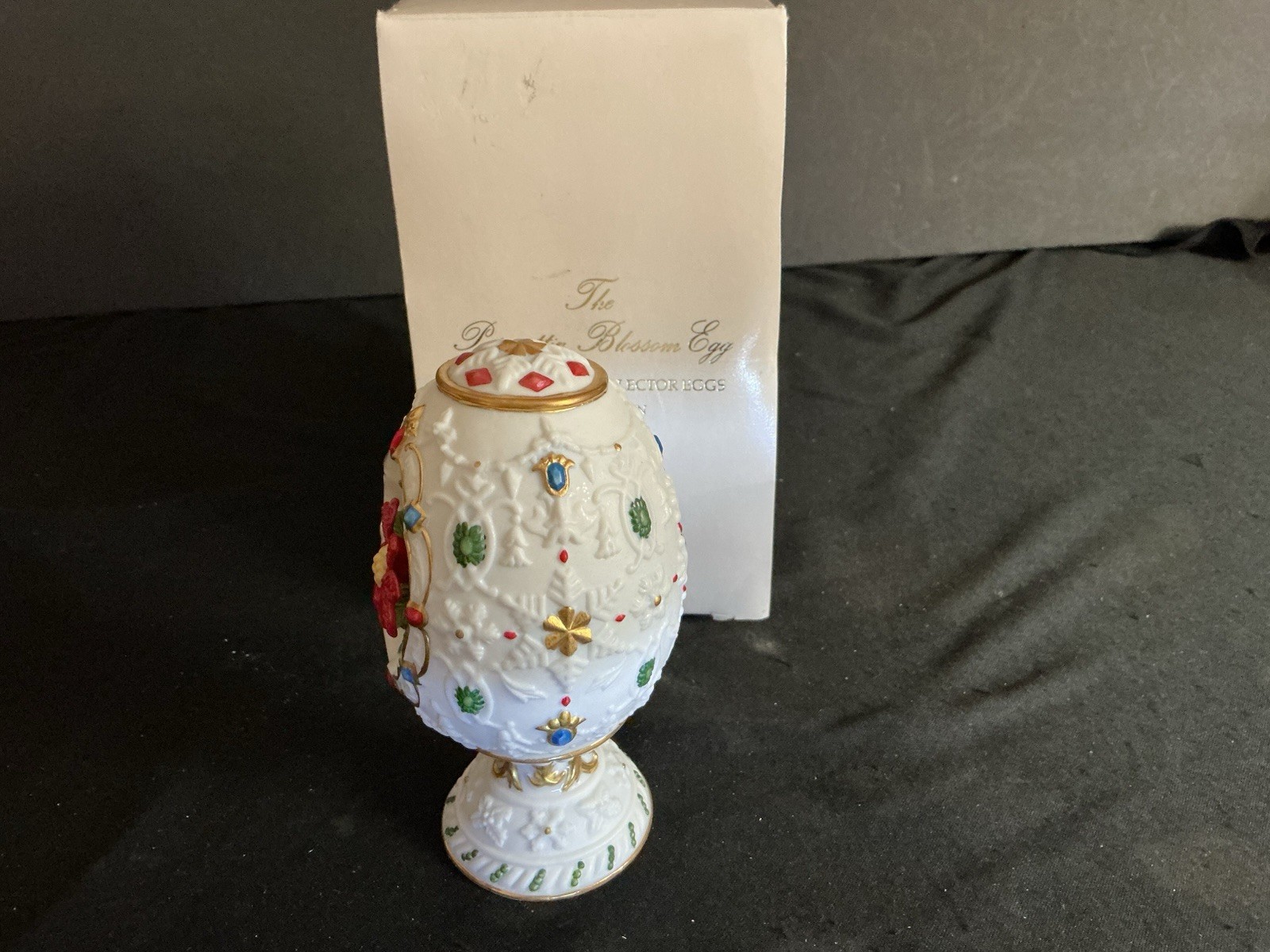 Lenox Floral Collector Egg / Poinsettia Blossom- 1991