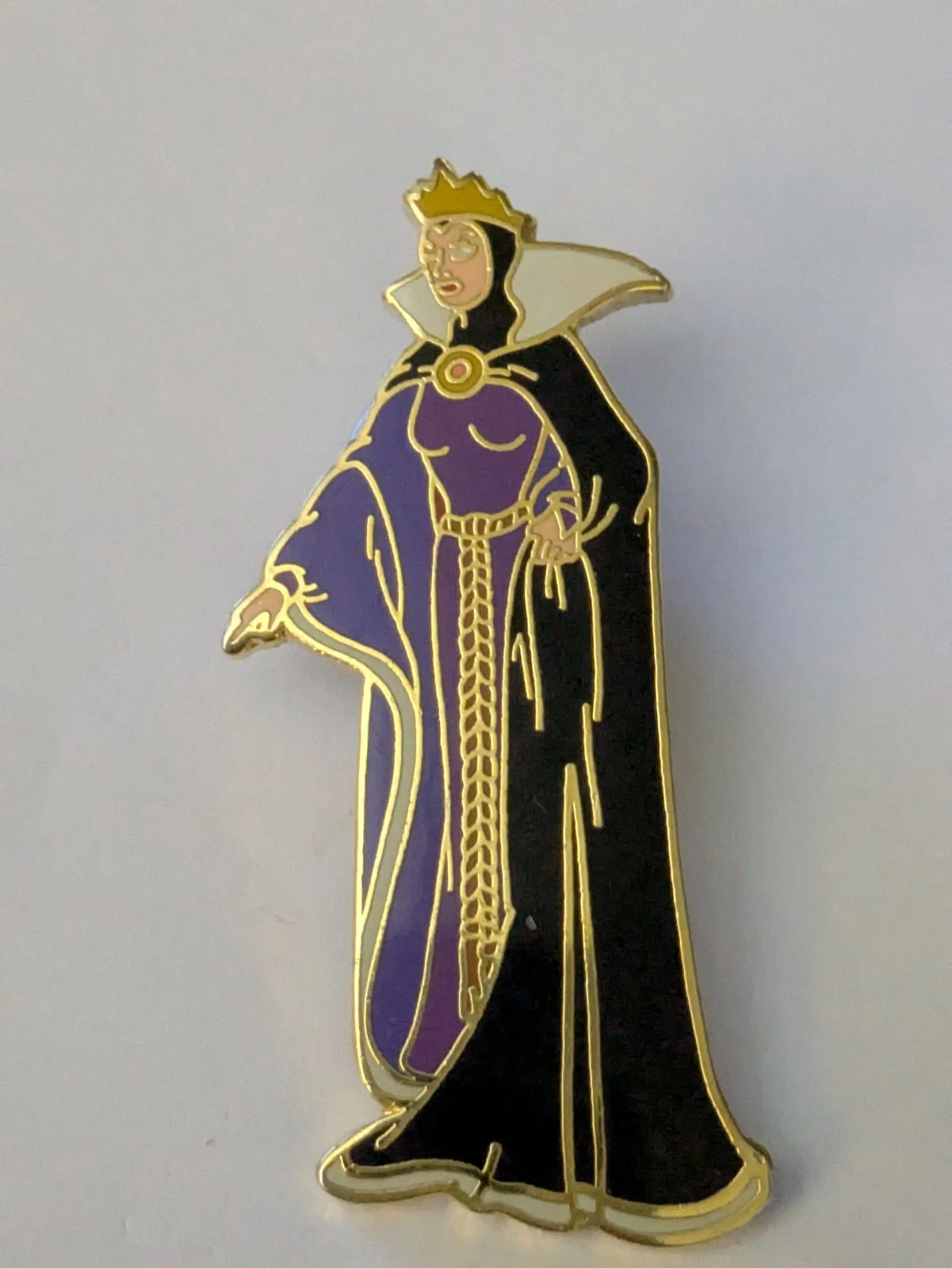 Disney Villain Core Series Evil Queen Pin 2002