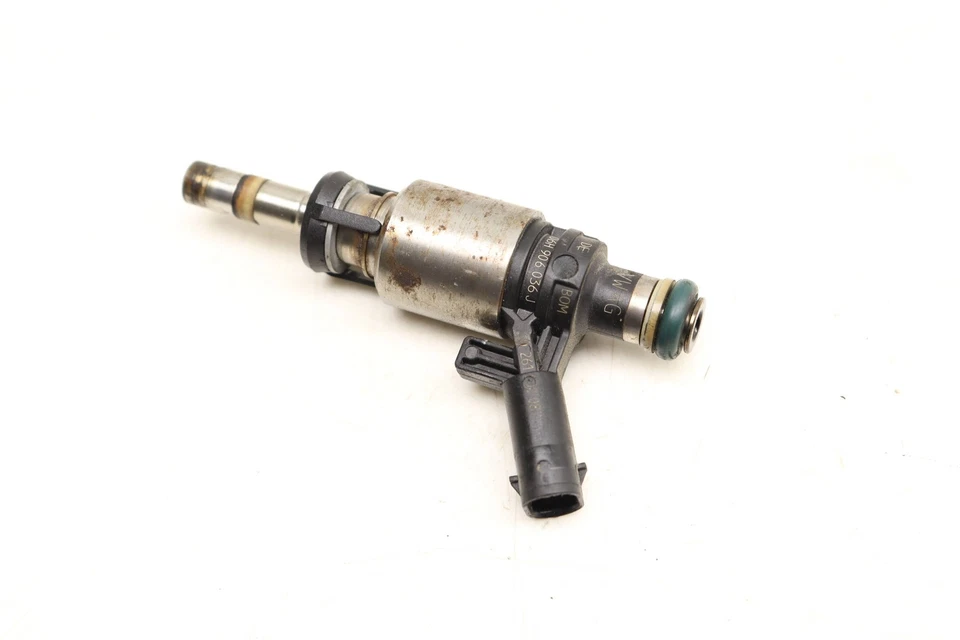 2013-2014 AUDI A5 QUATTRO 2,0 л - топлива инжектор 06H906036J - Изображение 2 из 4
