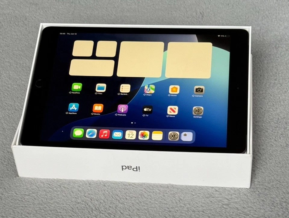 Apple iPad 7th Gen 32GB (Space Gray) Wi-Fi Excellent Condition With Box. - Image 4 of 4