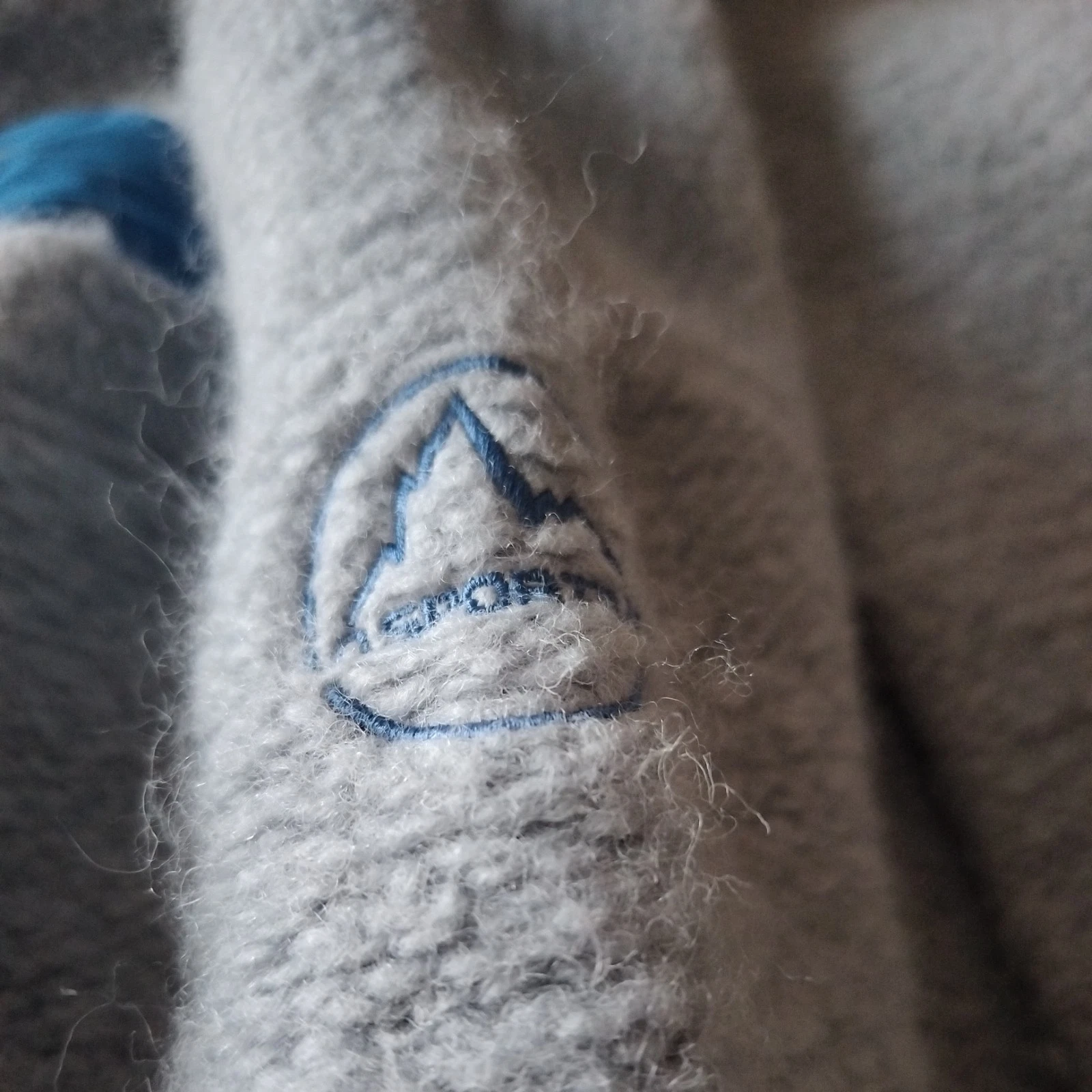 La Sportiva Mens Medium Agon Hoodie - product detail image 3