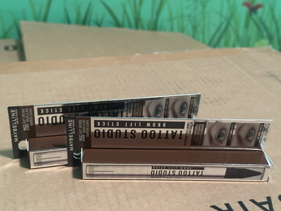 Maybelline New York TattooStudio Brow Lift Stick 255 Soft Brown Matte Pencil