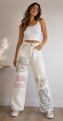 Bershka Women's Denim 90's Wide Leg Jeans High Rise Graffiti Print