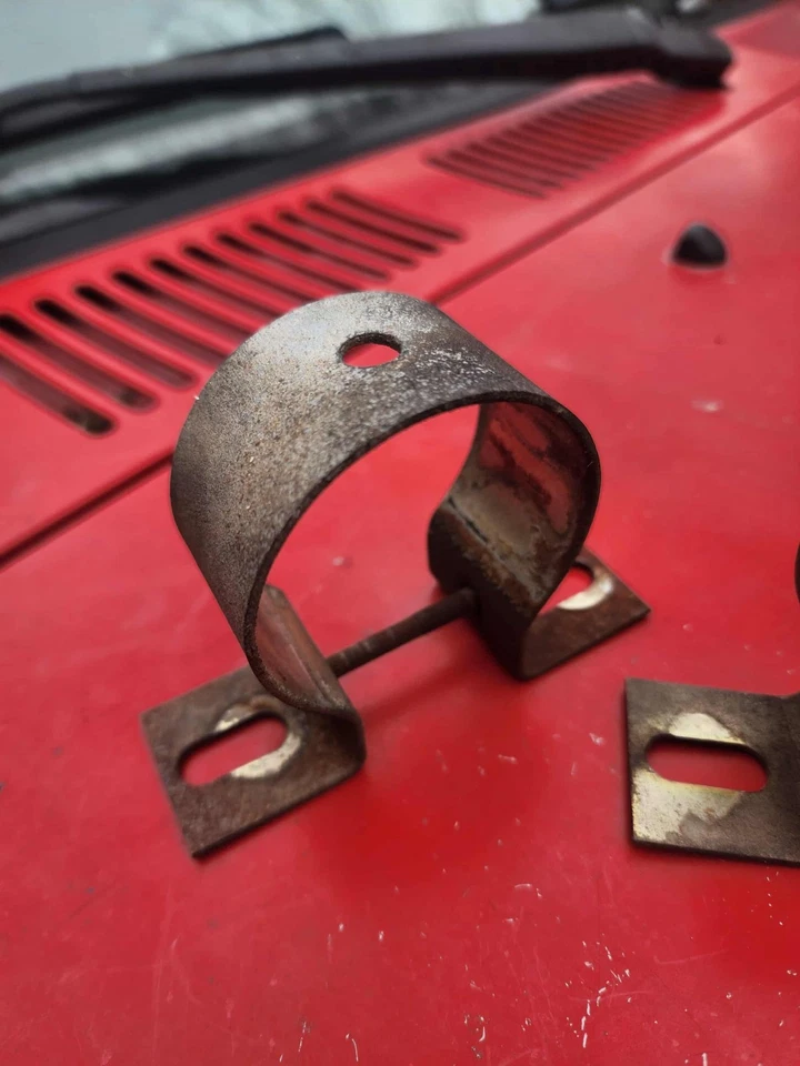 Nissan 720 1983-1986 camioneta 2/4x4 OEM montajes de bobina soportes par (2) Foto 3 de 4