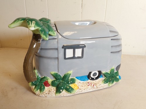 St Nicholas Square Flamingo AirStream Camper Cookie Jar Christmas Tiny House RV - Picture 4 of 8