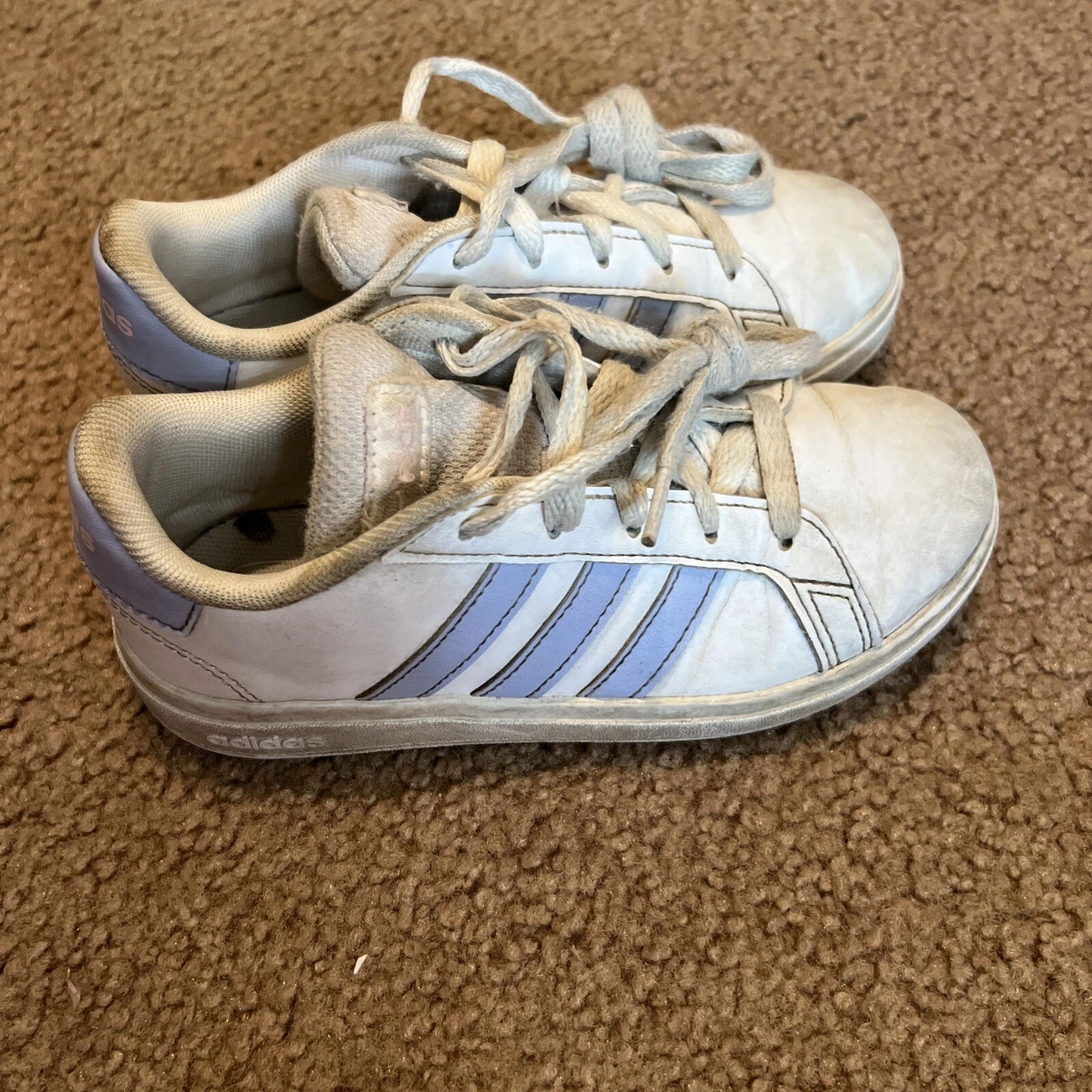 Sneakers basse Adidas bambina taglia 12 bianche con righe viola cravatta