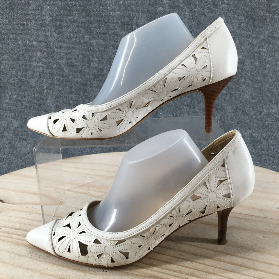 Adrienne Vittadini 鞋女式 6.5 米一脚蹬高跟鞋白色皮革激光切割高跟鞋 — 第 2/4 张图片
