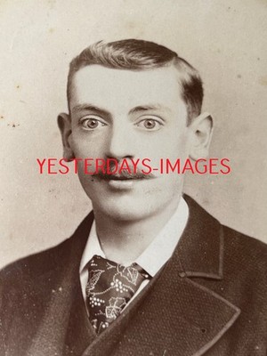 Dapper Man (NAME FRANK BASSETT) B Thomas Pontypridd Foto Kabinett Karte